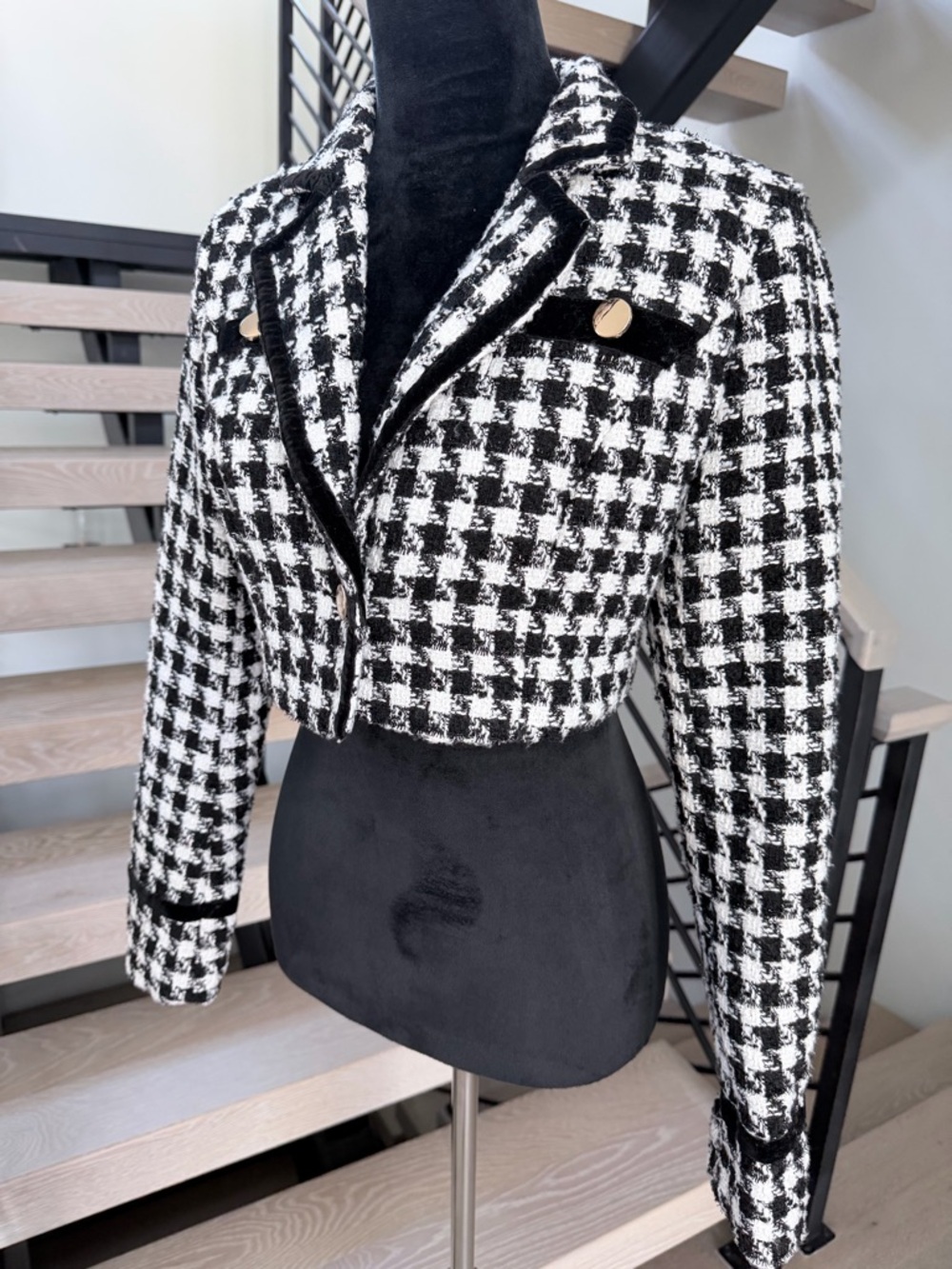 Cropped Houndstooth Jacket ONLY in Black & White size XS - Picture 9 of 10